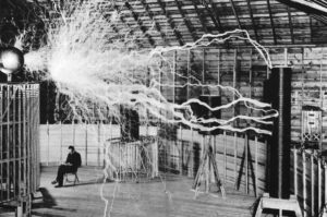 Nikola Tesla isi lua cunostintele din nucleul UNIVERSULUI. Iata cum facea – VIDEO